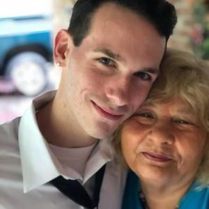 Meet your Posher, Tj